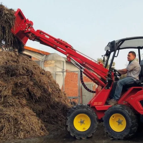 Eastern Farm Machinery Ltd. Gianni Ferrari Turboloader Articulating Compact Loader