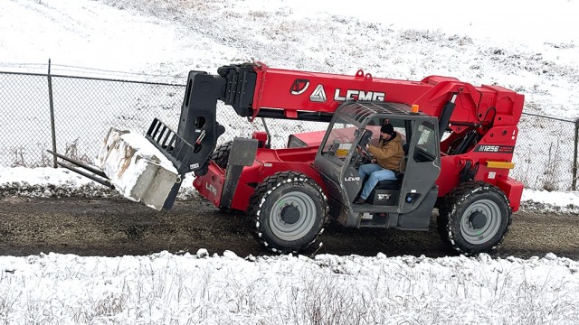 Three steering modes enhance manoeuvrability of LGMG’s new high-capacity telehandler