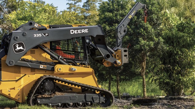 John Deere’s new material boom attachment for CTLs and SSLs lifts up to 6,000 pounds