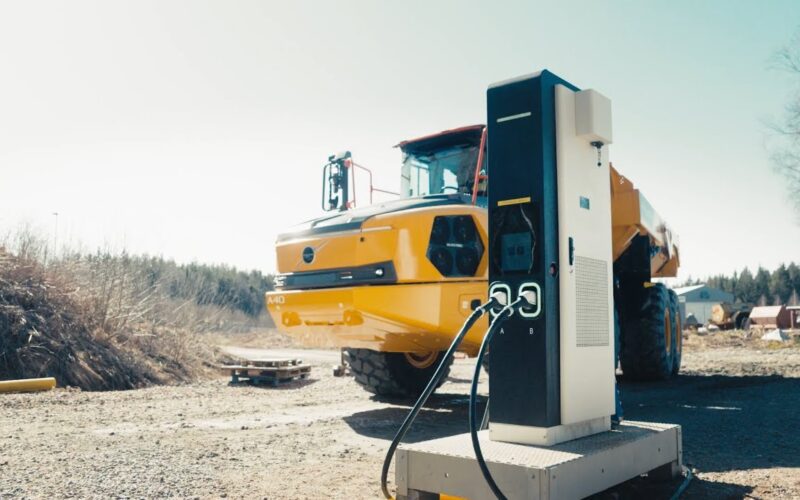 World’s first electric articulated haulers in serial production – Volvo CE.