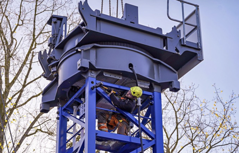 City Lifting erects the UK’s first 195 HC-LH