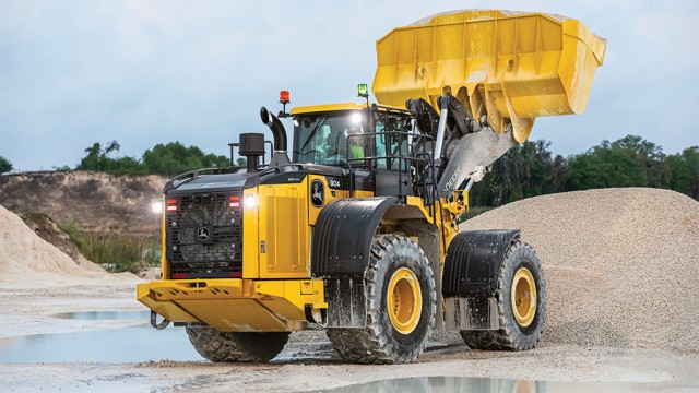 John Deere’s new X-Tier wheel loaders save fuel even when working in high-demand Performance Mode