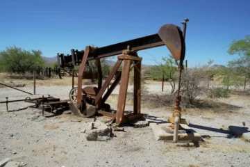 Can abandoned oil wells become geothermal energy sources?