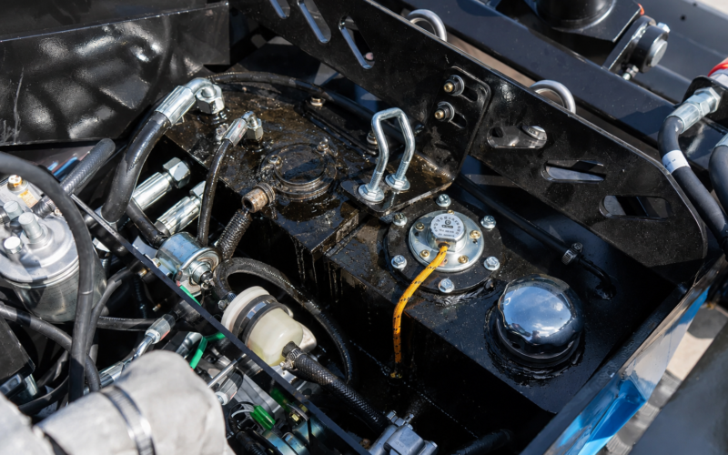 Hydraulic oil turns milky? 1 test finds the water entry point in 5 minutes