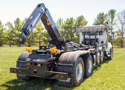 Stellar’s new bumper design for NXT Series Hooklifts features bolt-on and welded configurations