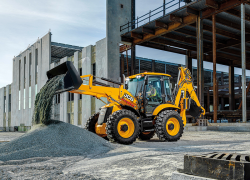 New Dual Drive system transforms operator experience on JCB 3CX and 4CX backhoe loaders