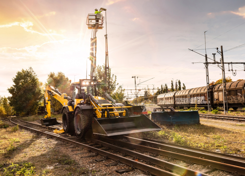VIDEO: Huddig 1370 TIGON G2 brings hybrid power to a multifunctional excavator loader