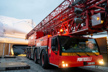 Liebherr mobile crane installs inflatable mountains on Paris’ Pont-Neuf bridge
