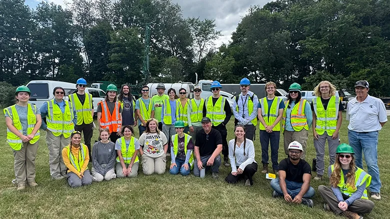 Western Michigan University’s Tom Howe has spent 15 years connecting hydrogeology students with working drillers and real-world field experience.